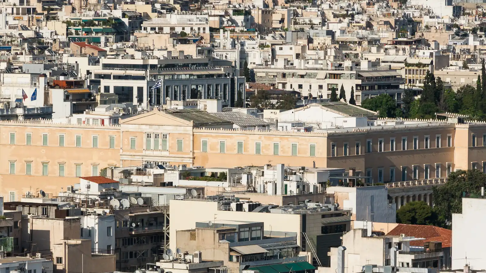 Φωτογραφία της Βουλής των Ελλήνων και των γύρω κτιρίων της Αθήνας από την Ακρόπολη